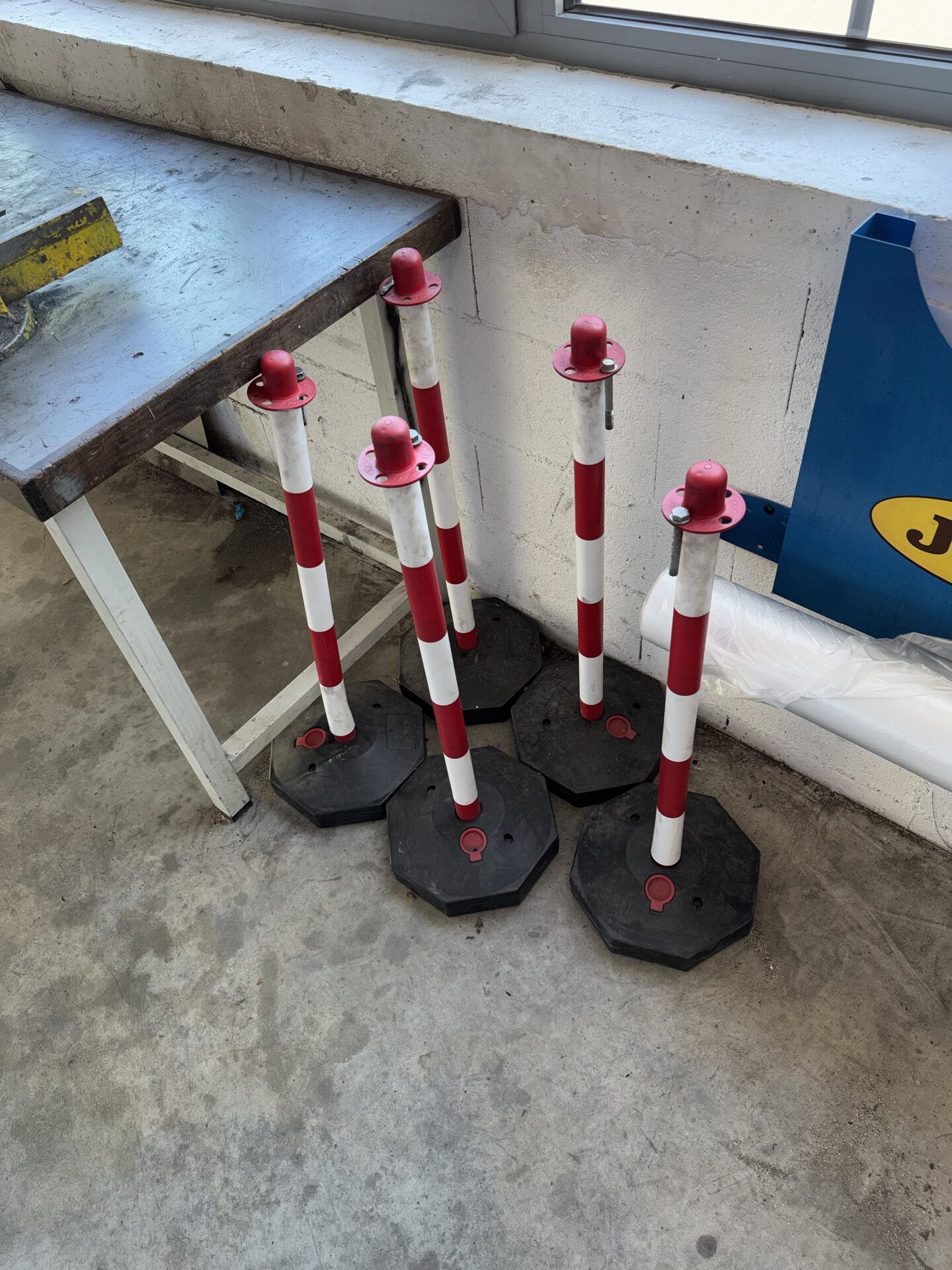 demarcation-posts
