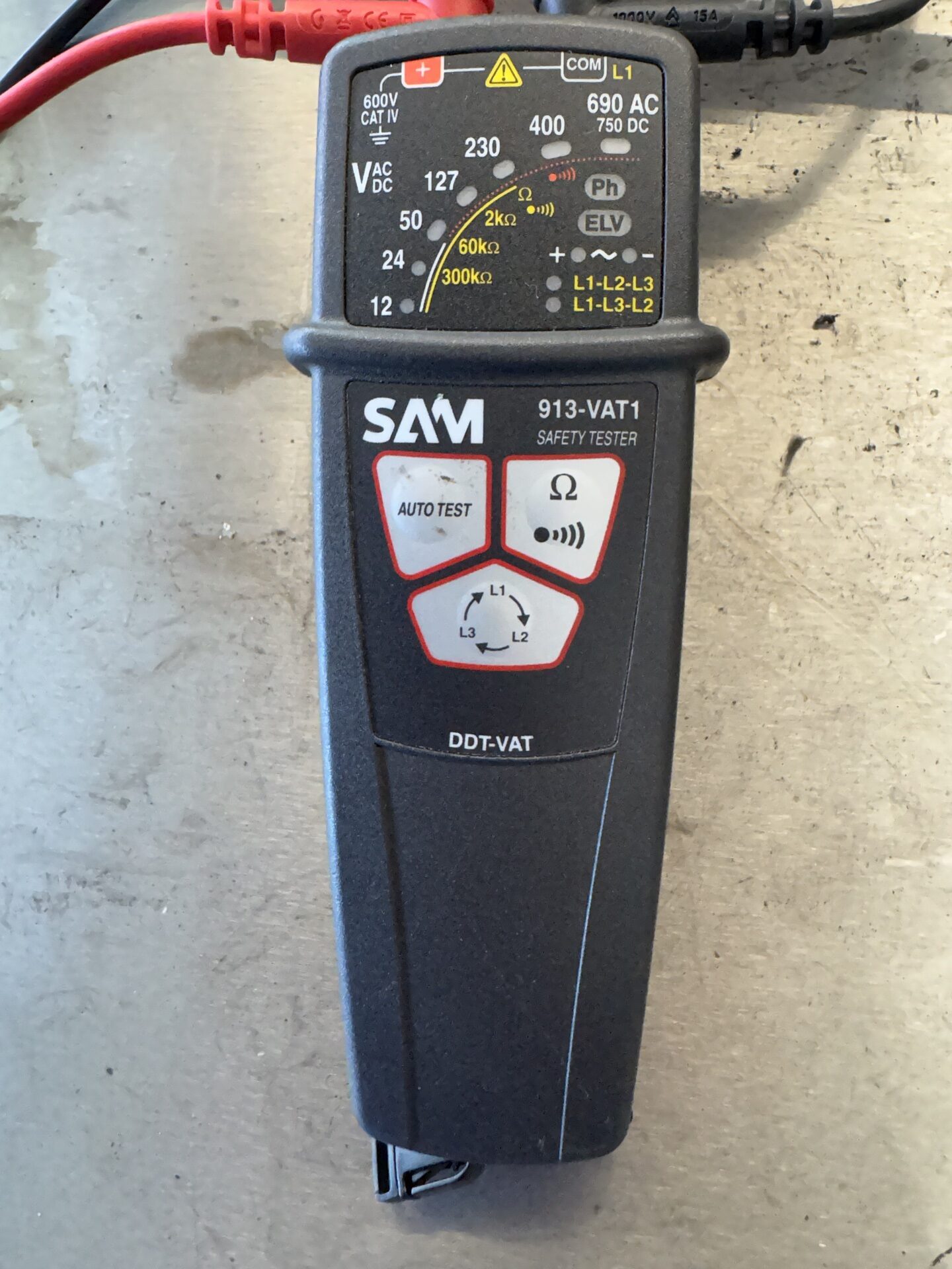 voltage-tester-buttons